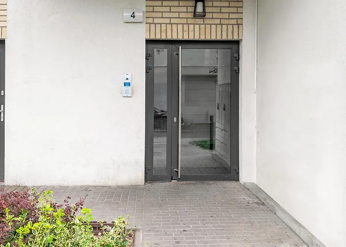 Апартаменты Riverwalk Charming By Bookinghost