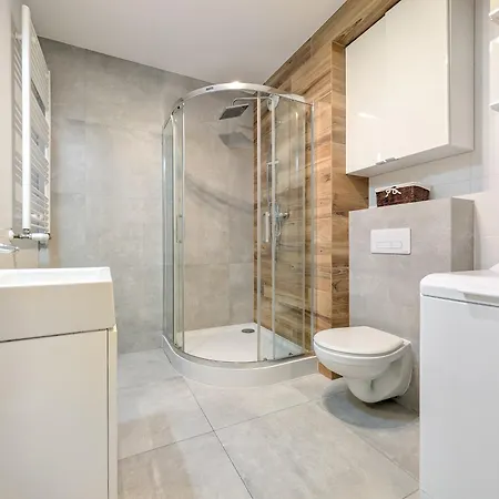 Riverwalk Charming By Bookinghost Wrocław